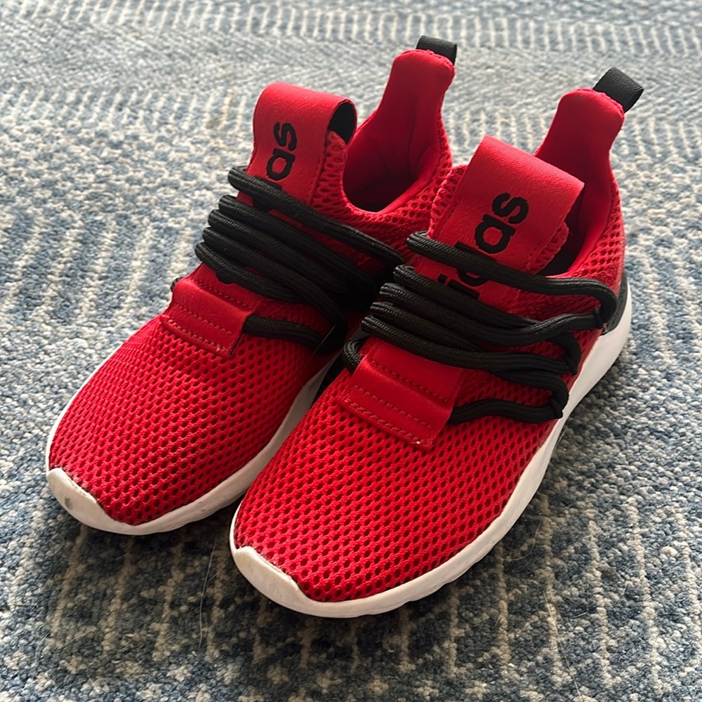 EUC ADIDAS pull on sneakers